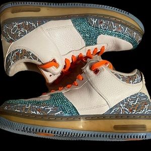 Ladies nikes air jordans